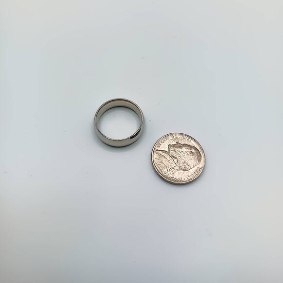 Stainless Steel Thick Silver Band Ring Size 7 Plain Simple Unisex Design - Picture 2 of 3